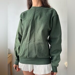 Los Ángeles apparel dark army green crew neck sweatshirt 
Size small